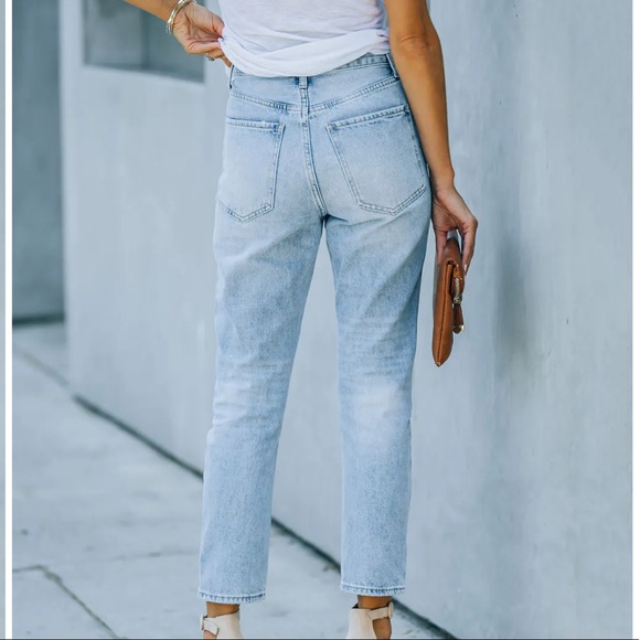 NWT Vici Kason Distressed Straight Leg Jean - Picture 3 of 10